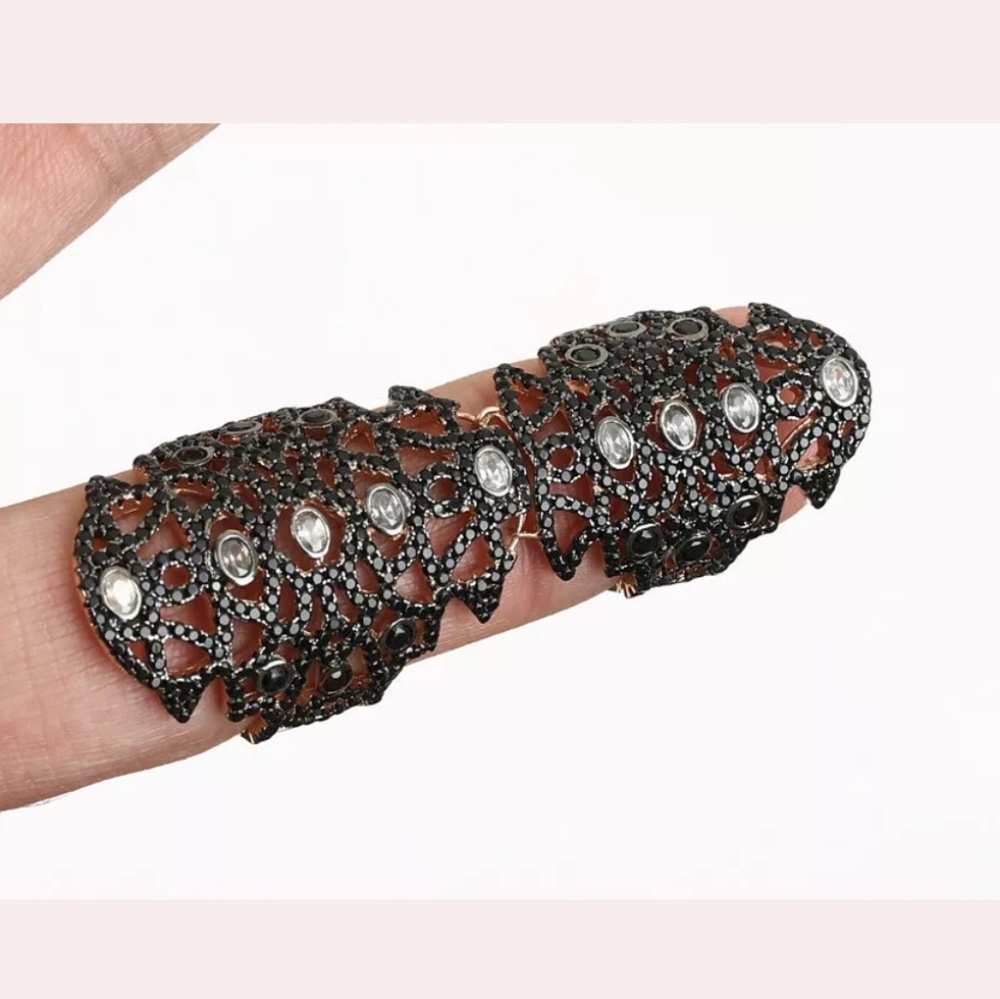 Black Onyx & white sapphirefinger gold finger cuff